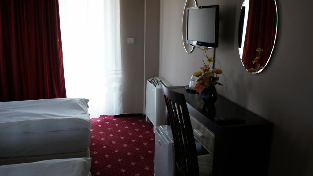 Pensiunea Novis Iasi Rum bild