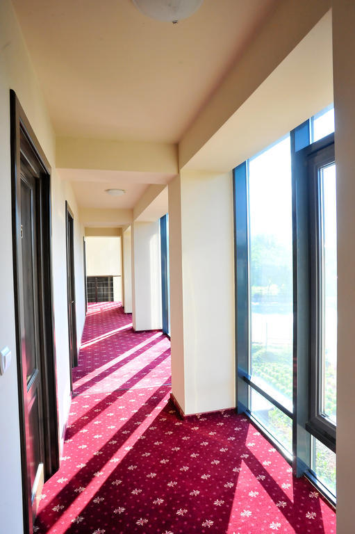 Pensiunea Novis Iasi Exteriör bild